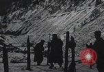 Standbild französische Truppen vorbereiten Stacheldraht Barrikaden Frankreich, 1916, aus Sekunde 4 historischem Filmmaterial Videoclip 65675025516
