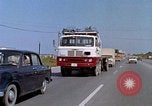 Standbild Verkehr auf der Straße Naha City Okinawa Japan, 1972, aus Sekunde 7 historischem Filmmaterial Videoclip 65675025525