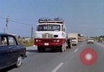 Standbild Verkehr auf der Straße Naha City Okinawa Japan, 1972, aus Sekunde 8 historischem Filmmaterial Videoclip 65675025525