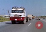 Standbild Verkehr auf der Straße Naha City Okinawa Japan, 1972, aus Sekunde 10 historischem Filmmaterial Videoclip 65675025525
