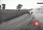 Immagine di Stati Uniti Esercito convoglio motore carrello ribaltato Fulton Illinois USA, 1919, secondo 3 filmato di repertorio 65675025547