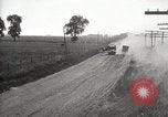 Immagine di Stati Uniti Esercito convoglio motore carrello ribaltato Fulton Illinois USA, 1919, secondo 4 filmato di repertorio 65675025547