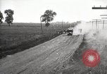 Immagine di Stati Uniti Esercito convoglio motore carrello ribaltato Fulton Illinois USA, 1919, secondo 5 filmato di repertorio 65675025547
