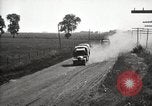 Immagine di Stati Uniti Esercito convoglio motore carrello ribaltato Fulton Illinois USA, 1919, secondo 11 filmato di repertorio 65675025547