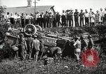 Immagine di Stati Uniti Esercito convoglio motore carrello ribaltato Fulton Illinois USA, 1919, secondo 35 filmato di repertorio 65675025547