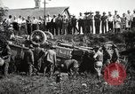 Immagine di Stati Uniti Esercito convoglio motore carrello ribaltato Fulton Illinois USA, 1919, secondo 36 filmato di repertorio 65675025547