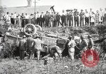 Immagine di Stati Uniti Esercito convoglio motore carrello ribaltato Fulton Illinois USA, 1919, secondo 40 filmato di repertorio 65675025547