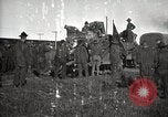 Image Armée utilise Holt tracteur pour tirer les chariots à partir de la boue North Platte Nebraska USA, 1919, de la seconde 22 séquences d'archives historiques vidéo 65675025550