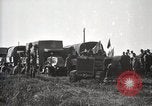 Image Armée utilise Holt tracteur pour tirer les chariots à partir de la boue North Platte Nebraska USA, 1919, de la seconde 53 séquences d'archives historiques vidéo 65675025550