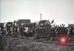 Image Armée utilise Holt tracteur pour tirer les chariots à partir de la boue North Platte Nebraska USA, 1919, de la seconde 56 séquences d'archives historiques vidéo 65675025550