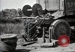 Standbild Lastwagen der Armee Motor gekippt Konvoi in einen Graben North Platte Nebraska USA, 1919, aus Sekunde 8 historischem Filmmaterial Videoclip 65675025551