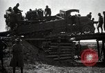 Immagine di Stati Uniti Convoglio esercito rompe il carrello attraverso il ponte di legno Wyoming United States USA, 1919, secondo 1 filmato di repertorio 65675025554