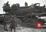 Immagine di Stati Uniti Convoglio esercito rompe il carrello attraverso il ponte di legno Wyoming United States USA, 1919, secondo 6 filmato di repertorio 65675025554