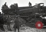 Immagine di Stati Uniti Convoglio esercito rompe il carrello attraverso il ponte di legno Wyoming United States USA, 1919, secondo 9 filmato di repertorio 65675025554