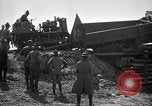 Immagine di Stati Uniti Convoglio esercito rompe il carrello attraverso il ponte di legno Wyoming United States USA, 1919, secondo 12 filmato di repertorio 65675025554