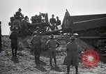 Immagine di Stati Uniti Convoglio esercito rompe il carrello attraverso il ponte di legno Wyoming United States USA, 1919, secondo 15 filmato di repertorio 65675025554