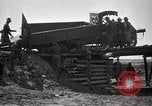 Immagine di Stati Uniti Convoglio esercito rompe il carrello attraverso il ponte di legno Wyoming United States USA, 1919, secondo 26 filmato di repertorio 65675025554