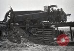 Immagine di Stati Uniti Convoglio esercito rompe il carrello attraverso il ponte di legno Wyoming United States USA, 1919, secondo 27 filmato di repertorio 65675025554