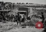 Immagine di Stati Uniti Convoglio esercito rompe il carrello attraverso il ponte di legno Wyoming United States USA, 1919, secondo 62 filmato di repertorio 65675025554
