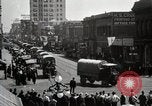 Immagine di Stati Uniti Motorino dell esercito convoglio di trasporto in città Sacramento California USA, 1919, secondo 31 filmato di repertorio 65675025561