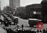Immagine di Stati Uniti Motorino dell esercito convoglio di trasporto in città Sacramento California USA, 1919, secondo 32 filmato di repertorio 65675025561