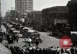 Immagine di Stati Uniti Motorino dell esercito convoglio di trasporto in città Sacramento California USA, 1919, secondo 39 filmato di repertorio 65675025561