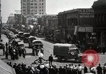 Immagine di Stati Uniti Motorino dell esercito convoglio di trasporto in città Sacramento California USA, 1919, secondo 41 filmato di repertorio 65675025561