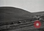 Immagine di Stati Uniti Motorino dell esercito convoglio di trasporto in città Sacramento California USA, 1919, secondo 52 filmato di repertorio 65675025561