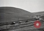 Immagine di Stati Uniti Motorino dell esercito convoglio di trasporto in città Sacramento California USA, 1919, secondo 55 filmato di repertorio 65675025561