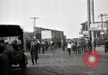 Immagine di Stati Uniti Motorino dell esercito convoglio di trasporto completa la sua missione Oakland California USA, 1919, secondo 25 filmato di repertorio 65675025562