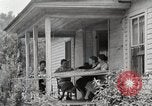 Immagine di Vita nel Sud delle zone montane Kentucky United States USA, 1940, secondo 3 filmato di repertorio 65675025567