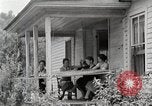 Immagine di Vita nel Sud delle zone montane Kentucky United States USA, 1940, secondo 6 filmato di repertorio 65675025567