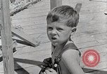 Immagine di Vita nel sud delle zone montane Crossville Tennessee USA, 1940, secondo 37 filmato di repertorio 65675025573