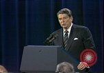 Standbild Präsident Ronald Wilson Reagan Kansas City Missouri USA, 1984, aus Sekunde 27 historischem Filmmaterial Videoclip 65675025604
