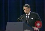 Standbild Präsident Ronald Wilson Reagan Kansas City Missouri USA, 1984, aus Sekunde 28 historischem Filmmaterial Videoclip 65675025604