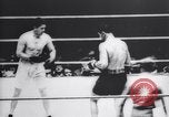 Standbild Tunney-Dempsey Kampf Chicago Illinois USA, 1927, aus Sekunde 51 historischem Filmmaterial Videoclip 65675025702