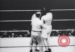 Standbild Tunney-Dempsey Kampf Chicago Illinois USA, 1927, aus Sekunde 58 historischem Filmmaterial Videoclip 65675025702