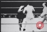 Standbild Tunney-Dempsey Kampf Chicago Illinois USA, 1927, aus Sekunde 53 historischem Filmmaterial Videoclip 65675025704