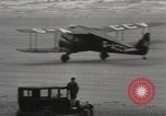 Immagine di Amy Johnson-Jim Mollison Galles, 1933, secondo 42 filmato di repertorio 65675025707