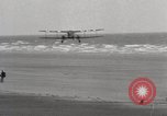 Immagine di Amy Johnson-Jim Mollison Galles, 1933, secondo 52 filmato di repertorio 65675025707
