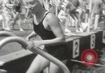 Image la natation et la plongée New York United States USA, 1933, de la seconde 58 séquences d'archives historiques vidéo 65675025708