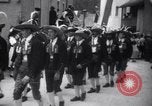 Standbild Tiroler Parade Fulpmes Österreich, 1936, aus Sekunde 28 historischem Filmmaterial Videoclip 65675025723