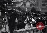 Standbild Tiroler Parade Fulpmes Österreich, 1936, aus Sekunde 32 historischem Filmmaterial Videoclip 65675025723