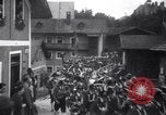Standbild Tiroler Parade Fulpmes Österreich, 1936, aus Sekunde 35 historischem Filmmaterial Videoclip 65675025723