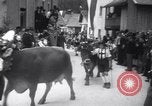 Standbild Tiroler Parade Fulpmes Österreich, 1936, aus Sekunde 39 historischem Filmmaterial Videoclip 65675025723
