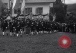Standbild Tiroler Parade Fulpmes Österreich, 1936, aus Sekunde 45 historischem Filmmaterial Videoclip 65675025723