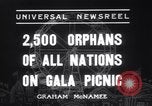 Standbild verwaiste Kinder haben ein Picknick New York United States USA, 1936, aus Sekunde 3 historischem Filmmaterial Videoclip 65675025724
