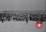 Standbild verwaiste Kinder haben ein Picknick New York United States USA, 1936, aus Sekunde 22 historischem Filmmaterial Videoclip 65675025724