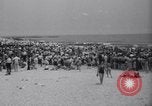 Standbild verwaiste Kinder haben ein Picknick New York United States USA, 1936, aus Sekunde 24 historischem Filmmaterial Videoclip 65675025724