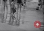 Standbild verwaiste Kinder haben ein Picknick New York United States USA, 1936, aus Sekunde 32 historischem Filmmaterial Videoclip 65675025724